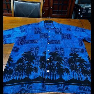 EUC Island Tropics Dark Blue and Black Lg Hawaiian 🌺 Shirt.  # MSOC1